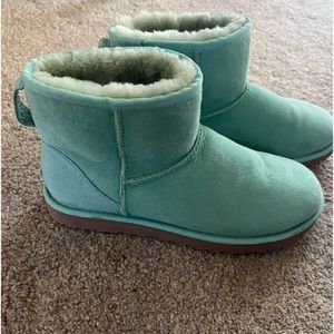 Brand new UGG Women's short boot sz 8 Aqua blue teal mini Boots